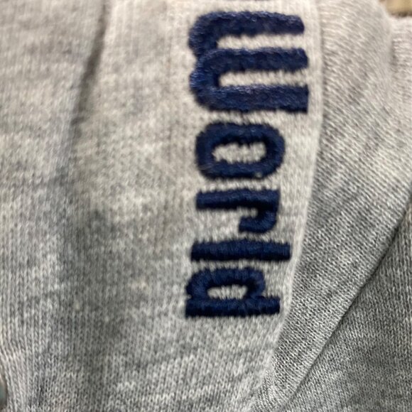 🎒✨ Disney Worlds Mickey Mouse Classic Hoodie Sweatshirt XS   Back-to-School - Picture 7 of 8